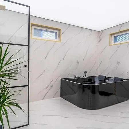 Modern With Jacuzzi And Sauna Vaasa